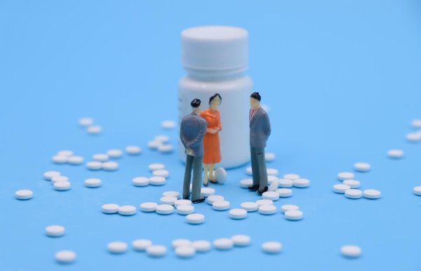 希恩配资网 地平类药物中，有2个需在饭前吃，有4个需在饭后吃